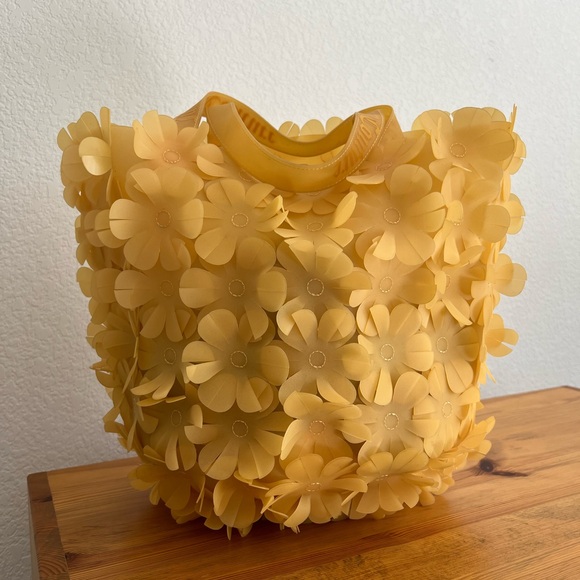 Juicy Couture Y2K PVC Yellow Flower 3D Tote - Picture 2 of 12